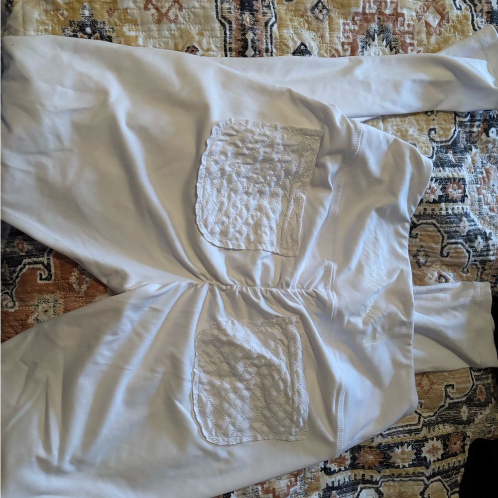 Elegant White Quilted Pocket Leggings